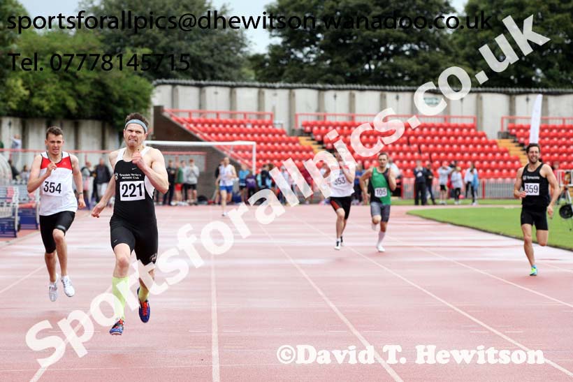 Senior mens 400 metres, Gateshead Tartan Games. Phot: David T. Hewitson/Sports for All Pics